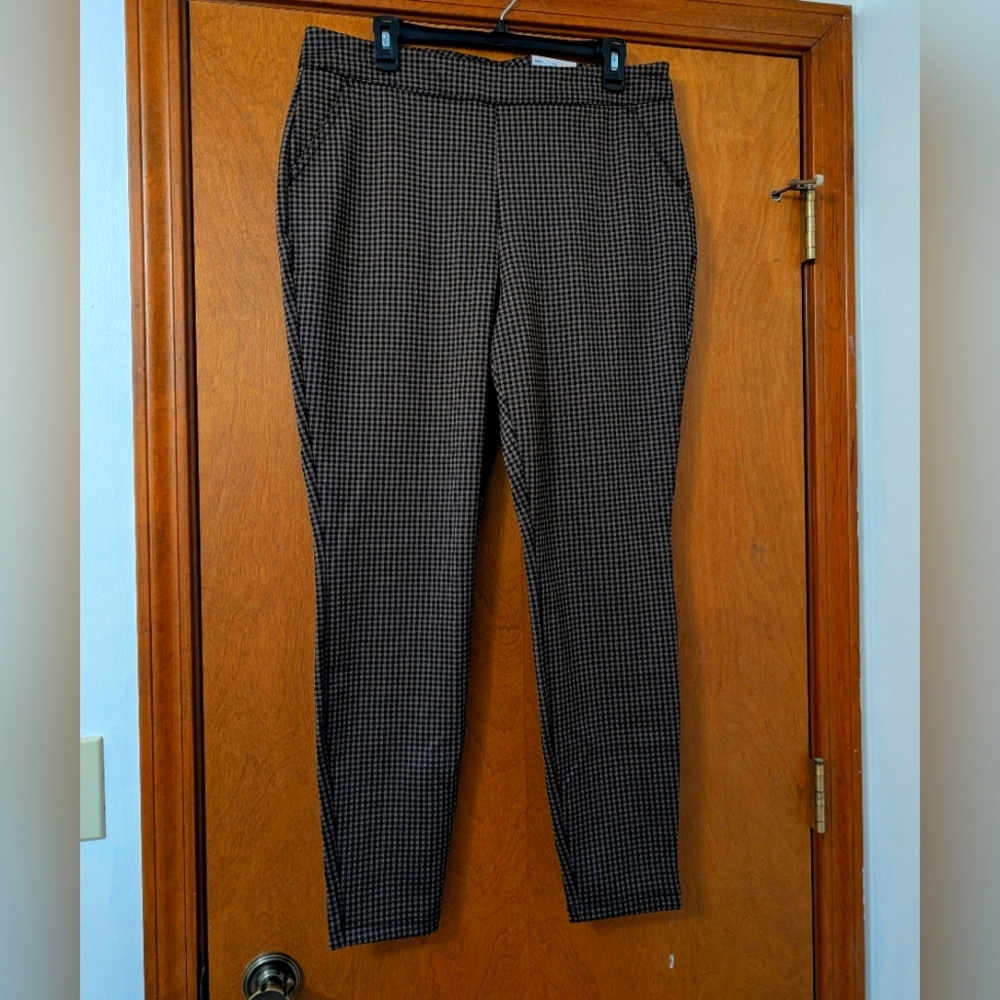 Tab & Black Checkered Pants
